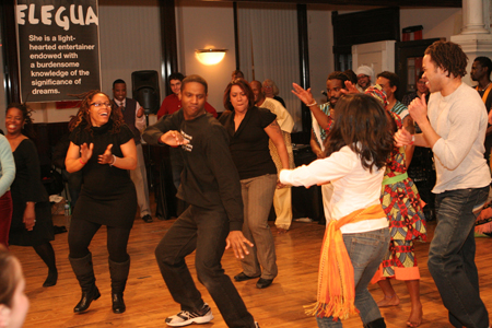 Muntu Dance Theatre teaching the crowd to dance.