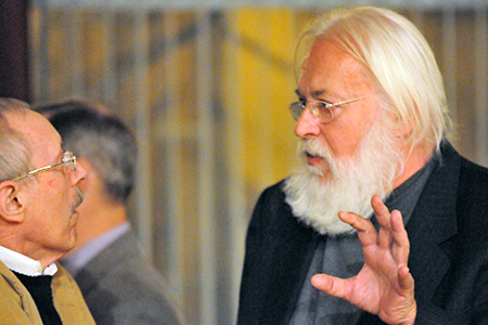 Annual Fund donor in conversation with ensemble member Frank Galati
