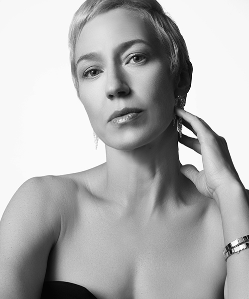Carrie  Coon