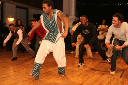 Muntu Dance Theatre teaching the crowd to dance.